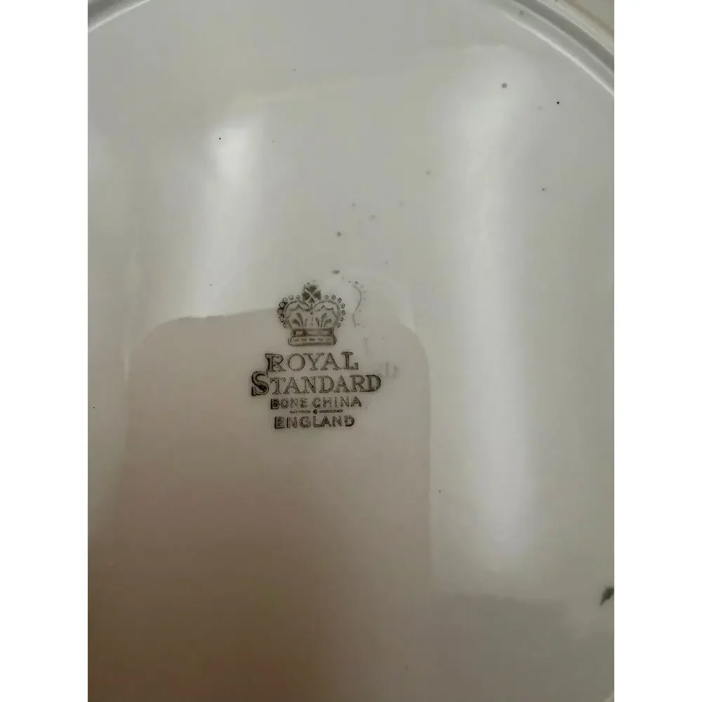 Royal Standard Bone China England Set of 6 8” Plates White Gold Trim Scalloped